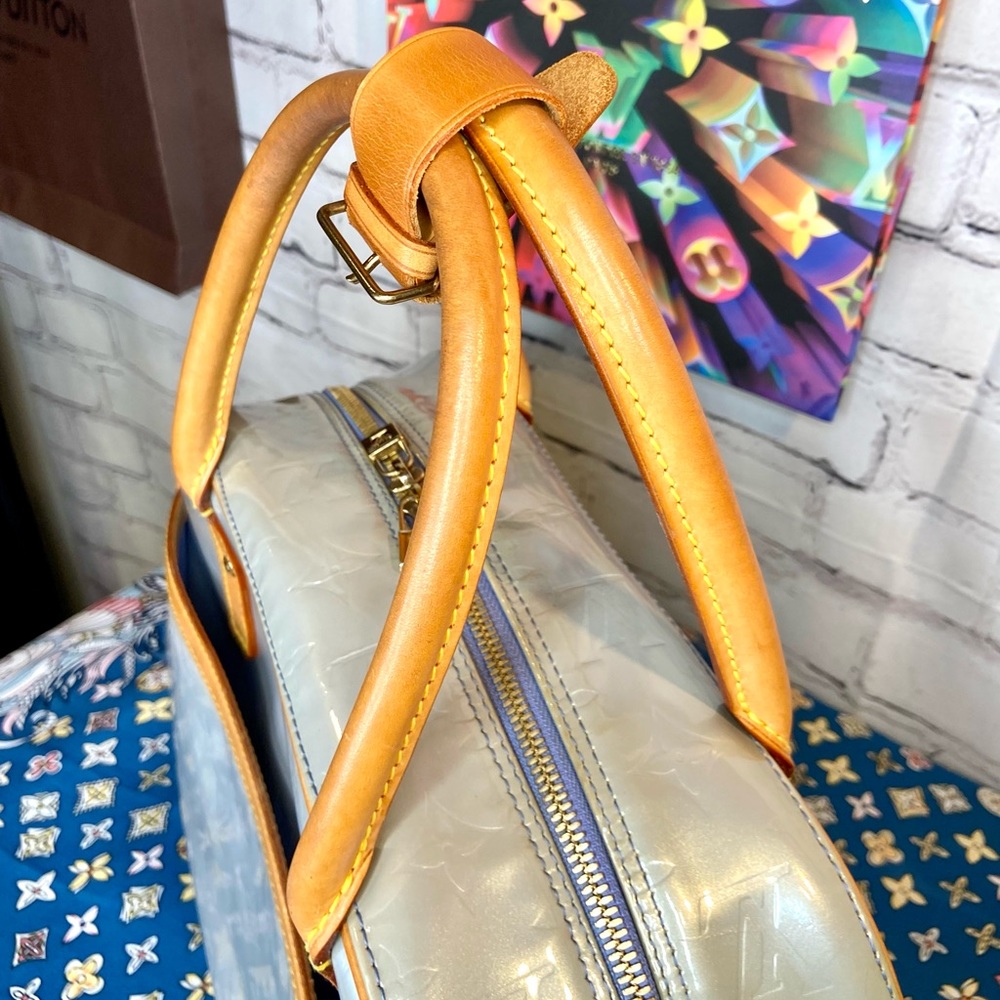 Louis Vuitton Ice blue Vernis Tompkins shoulder bag and scarf - Picture 6 of 16